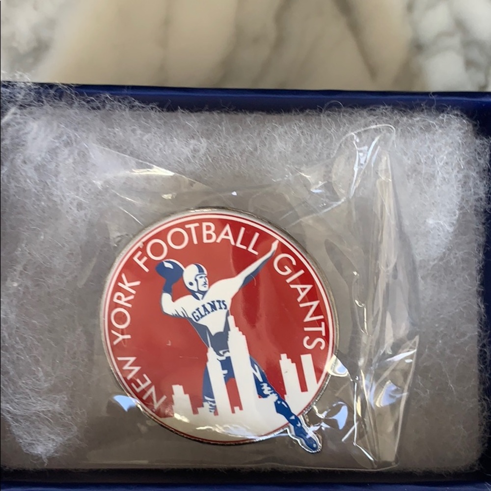 NY Giants pin